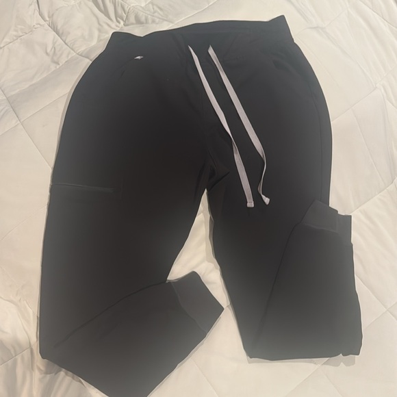 FIGS Zamora jogger scrub pants - Picture 2 of 4